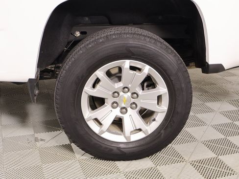 Used 2022 Chevrolet Colorado LT w/ Fleet Safety Package image 17