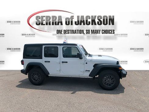 Used 2024 Jeep Wrangler Unlimited Sport AWD/4WD image 10