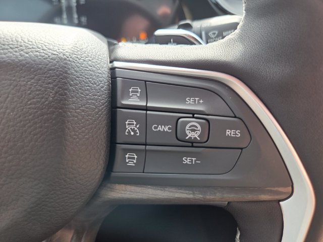 New 2026 Jeep Grand Cherokee Limited w/ Luxury Tech Group II AWD/4WD image 28