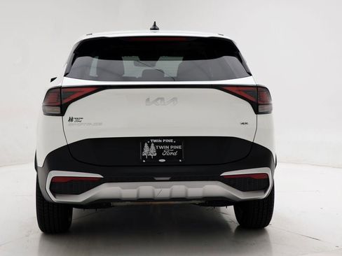 Used 2024 Kia Sportage LX image 8