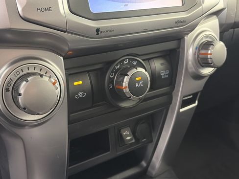 Used 2015 Toyota 4Runner SR5 AWD/4WD image 21
