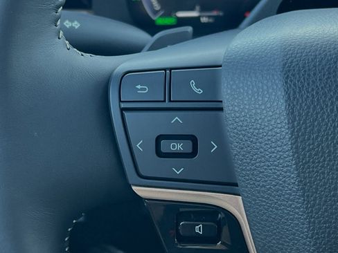 New 2025 Toyota Crown Signia image 27