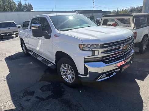 Used 2021 Chevrolet Silverado 1500 LTZ w/ Technology Package AWD/4WD image 2