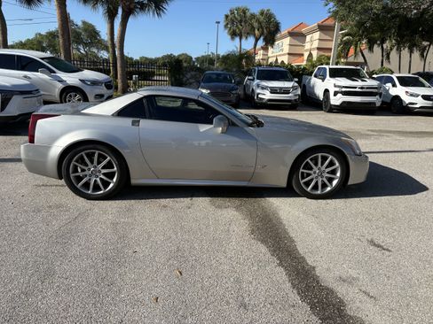 Used 2006 Cadillac XLR V RWD image 7