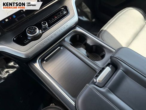 Used 2025 Ford Expedition Max Platinum AWD/4WD image 24