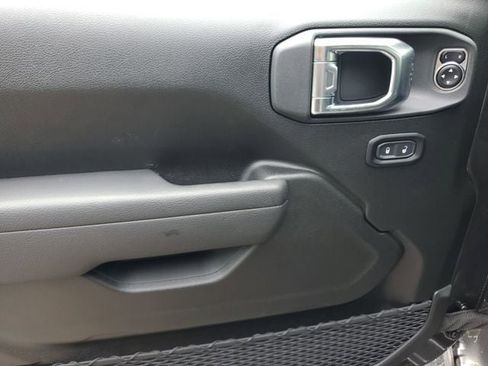 New 2025 Jeep Gladiator Sport image 24