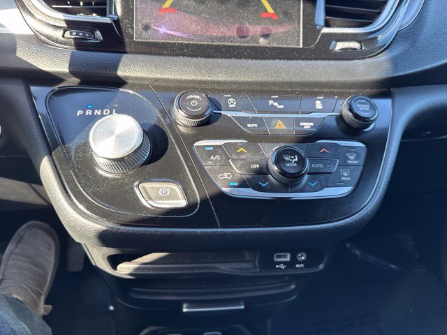Used 2018 Chrysler Pacifica Touring Plus w/ S Appearance Package FWD image 44
