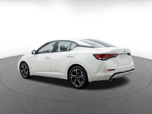 Used 2025 Nissan Sentra SV FWD image 7