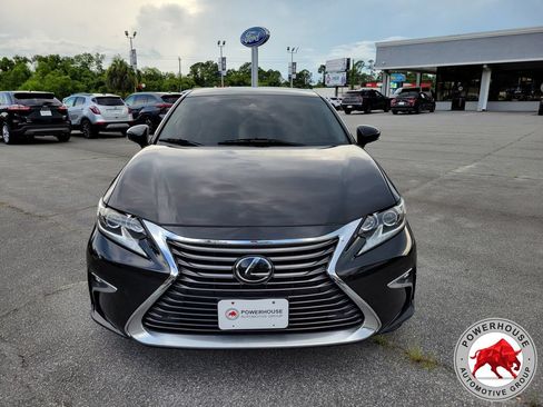 Used 2016 Lexus ES 350 w/ Luxury Package w/Wood Trim FWD image 9