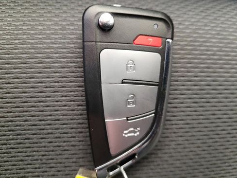 Used 2019 Chevrolet Cruze LT image 32