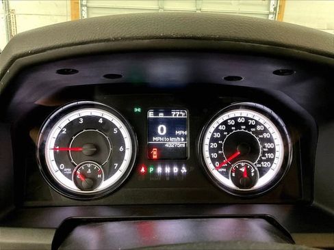 Used 2019 RAM 1500 Express w/ Express Value Package AWD/4WD image 19