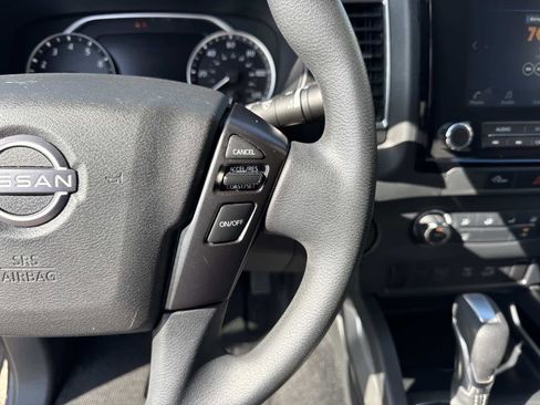Used 2023 Nissan Frontier SV image 40