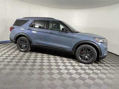 New 2026 Ford Explorer ST-Line w/ ST-Line Street Pack AWD/4WD image 6