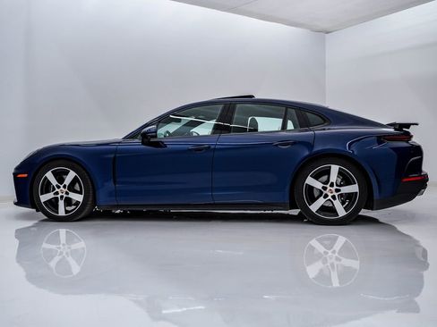 New 2026 Porsche Panamera 4 image 2
