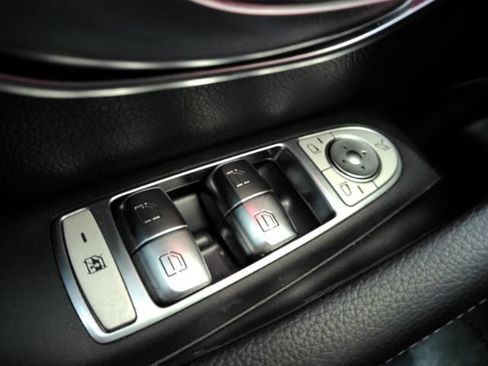Used 2017 Mercedes-Benz E 300 4MATIC image 37