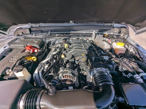 Used 2024 Jeep Wrangler Sport S image 29