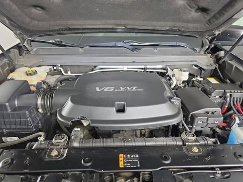 Used 2022 Chevrolet Colorado Z71 w/ Z71 Midnight Edition image 9