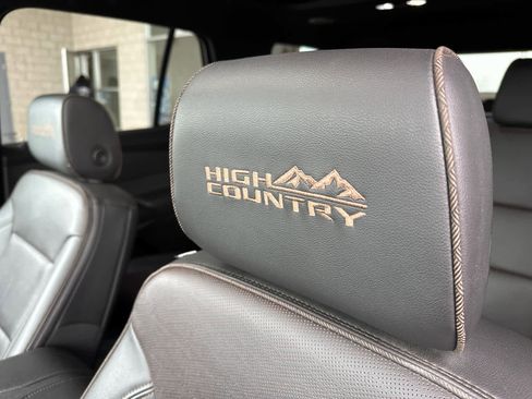 Used 2022 Chevrolet Traverse High Country image 13