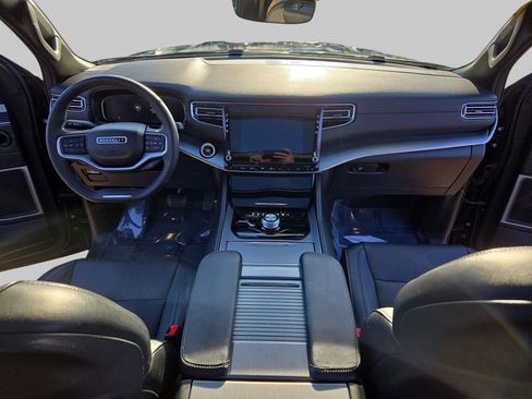 Used 2023 Jeep Wagoneer Series II image 10