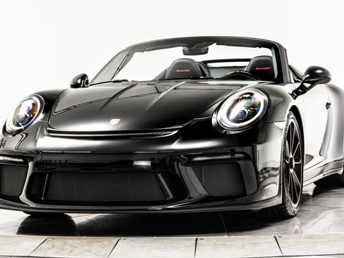 Used 2019 Porsche 911 Speedster RWD image 5