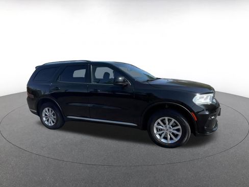 Used 2024 Dodge Durango SXT image 2