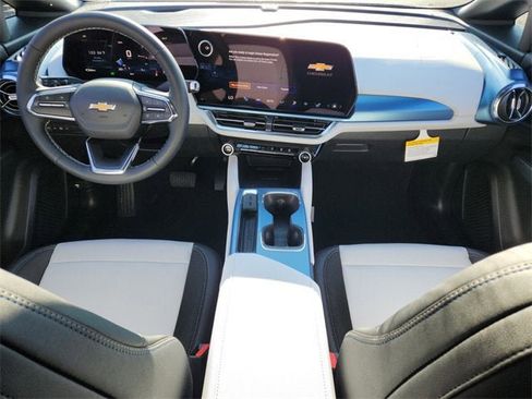 New 2026 Chevrolet Equinox EV LT image 7