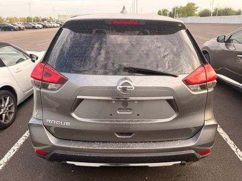 Used 2017 Nissan Rogue S FWD image 6