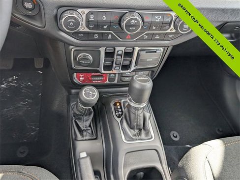 New 2025 Jeep Gladiator Willys image 22