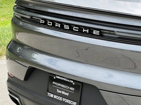 Certified 2024 Porsche Cayenne Coupe AWD/4WD image 11