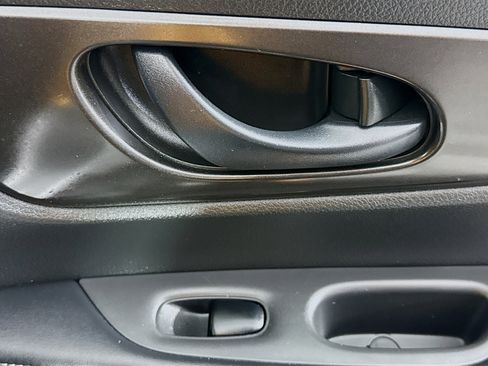 Used 2020 Nissan Rogue S image 29