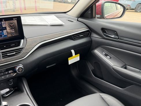 New 2026 Nissan Altima 2.5 SV image 10