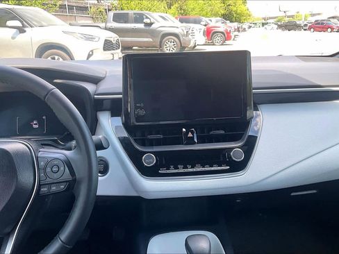 Used 2026 Toyota Corolla SE image 7