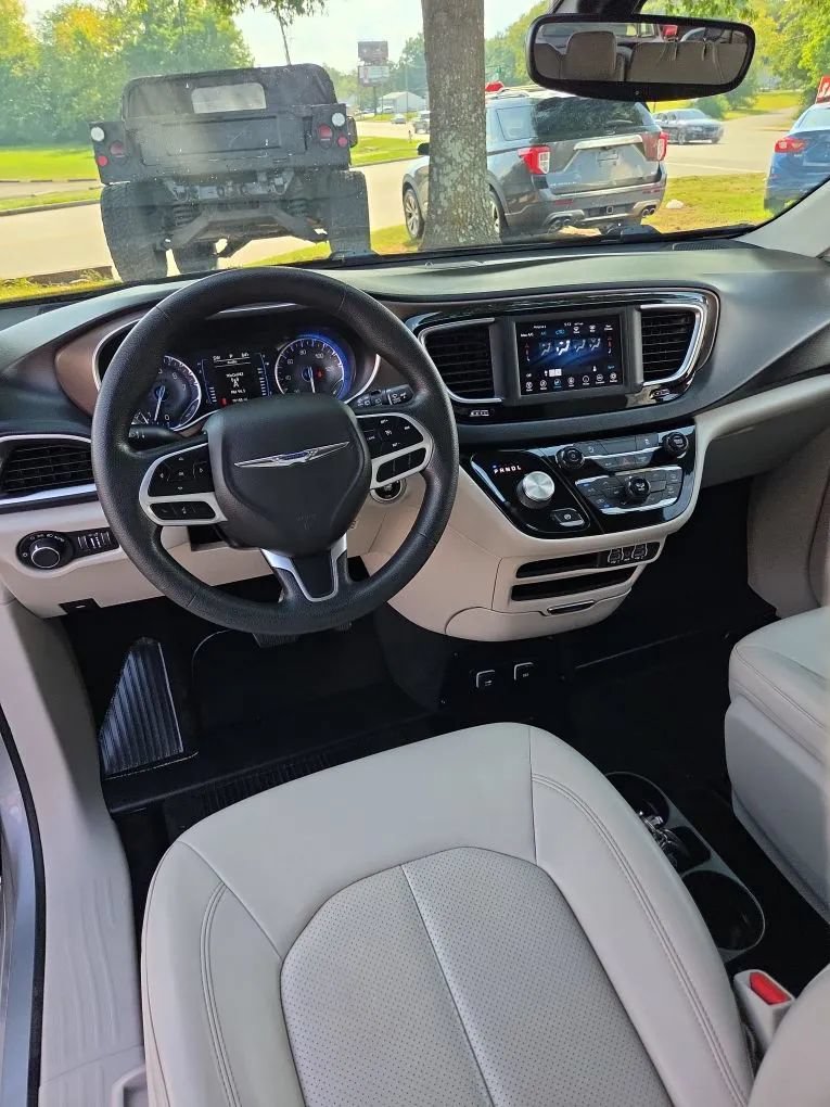 Used 2021 Chrysler Voyager Lxi FWD image 14