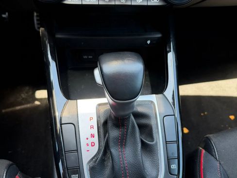 Used 2022 Kia Forte GT w/ GT Technology Package FWD image 8