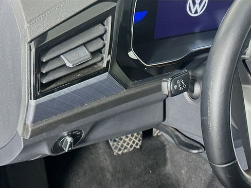 Used 2024 Volkswagen Jetta SE image 17