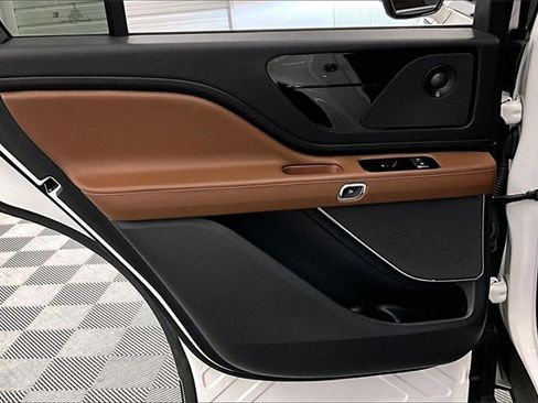 Used 2023 Lincoln Aviator Reserve w/ Elements Package Plus image 19