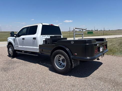 Used 2018 Ford F350 XLT AWD/4WD image 3