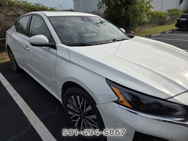 Used 2023 Nissan Altima 2.5 SV w/ SV Premium Package AWD/4WD image 9