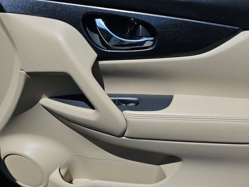 Used 2016 Nissan Rogue FWD image 12
