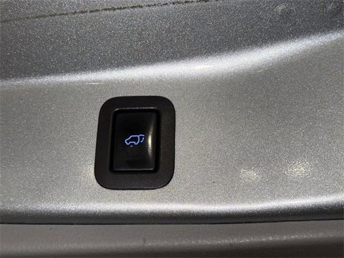 Used 2017 Toyota Highlander Limited Platinum image 19