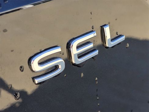 Used 2024 Volkswagen Atlas Peak Edition SEL image 7