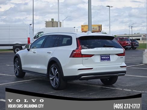 New 2026 Volvo V60 B5 Cross Country Plus w/ Climate Package AWD/4WD image 4