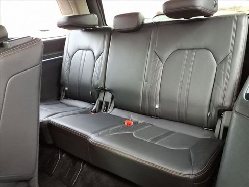 Certified 2018 Ford Expedition Platinum image 13