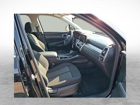 Used 2023 Kia Sorento LX FWD image 11