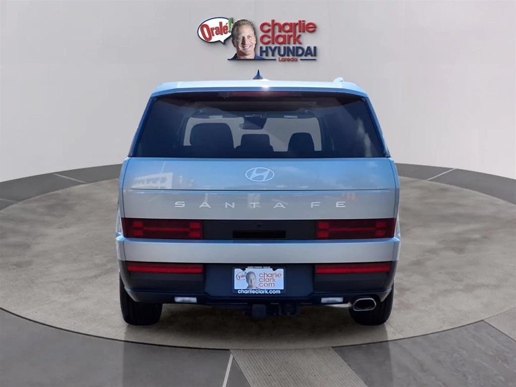 Used 2026 Hyundai Santa Fe SE w/ Tow & Go Package FWD image 4