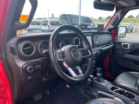Used 2020 Jeep Gladiator Overland AWD/4WD image 12