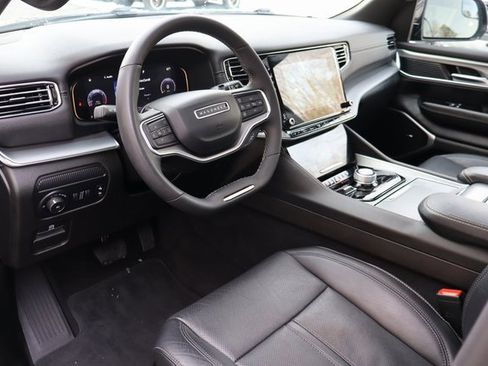 Used 2023 Jeep Wagoneer Series II image 5