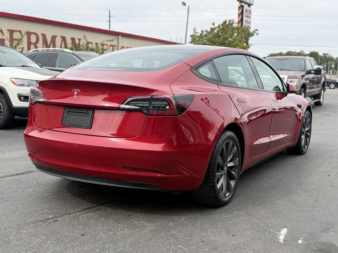 Used 2023 Tesla Model 3 Standard Range RWD image 5