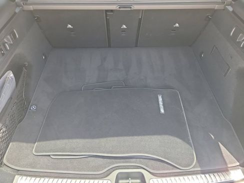 Used 2025 Mercedes-Benz GLC 300 4MATIC image 5