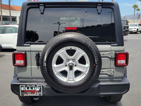 Used 2022 Jeep Wrangler Sport AWD/4WD image 22